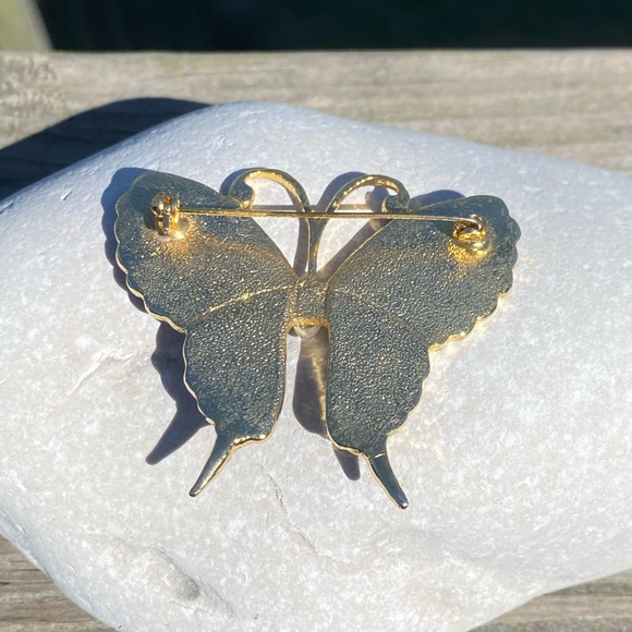 Butterfly brooch pin teal and bronze enameled with faux pearl center - Picture 8 of 9